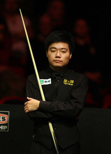 型中锋相比 型中锋相比