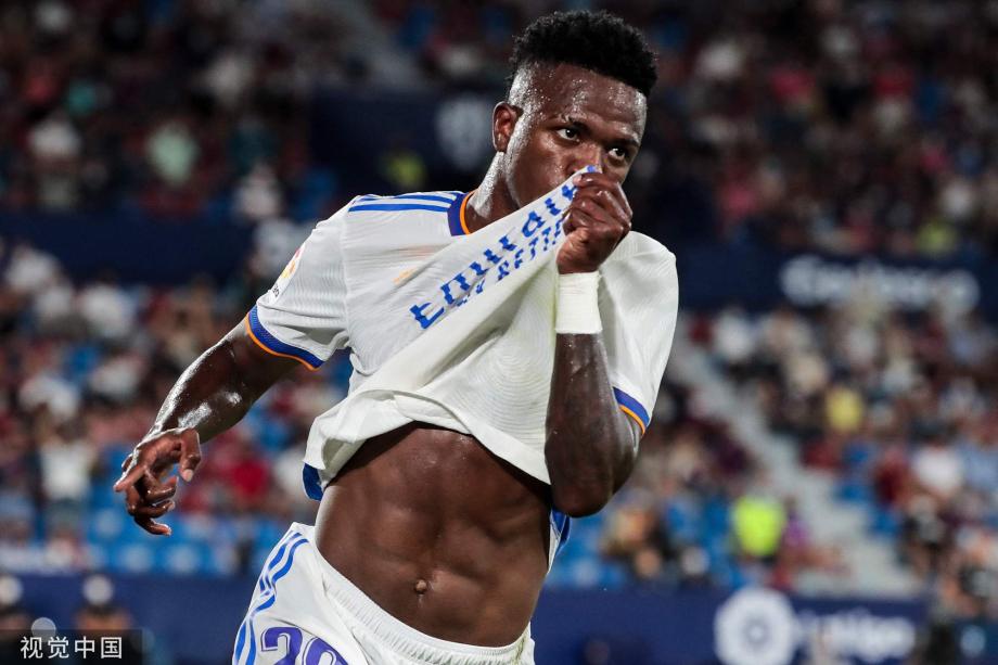 密切关注球 密切关注球